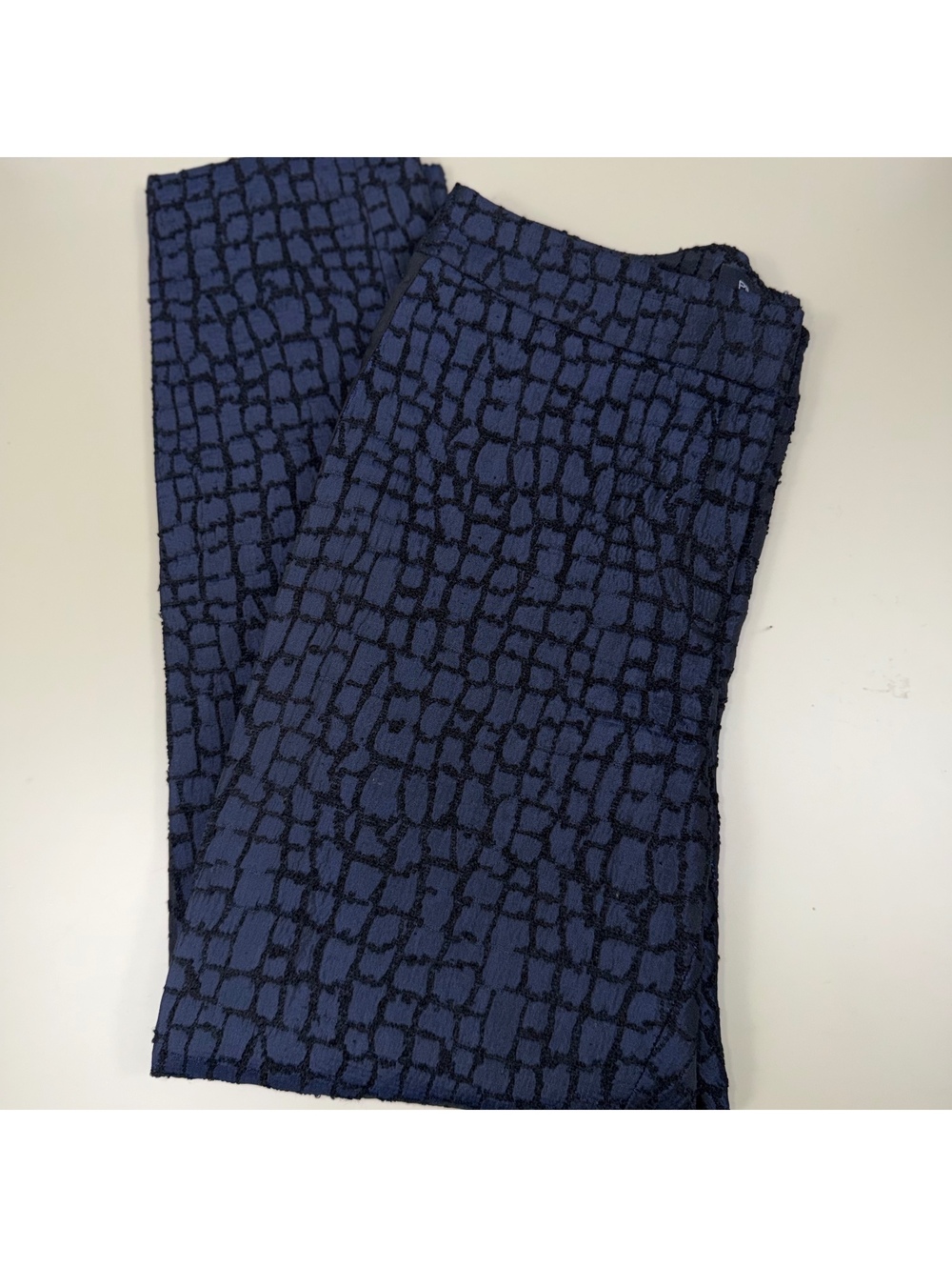 Pink Tartan Women’s Navy Textured Knit Straight Leg Pants Size 6